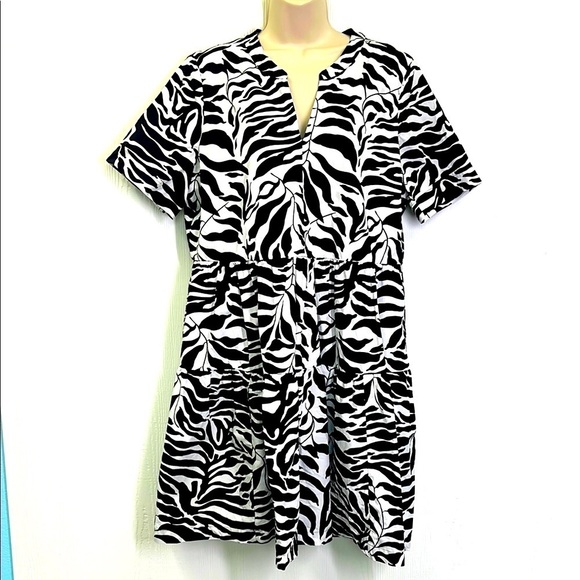Chico's Dresses & Skirts - Chicos - Poplin Black And White Palm Print V Neck Short Sleeve Dress Size 14